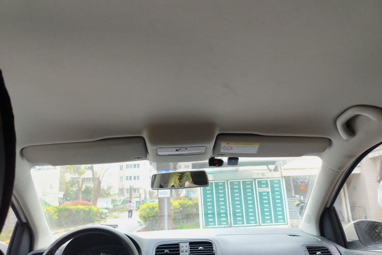 Used Volkswagen Polo 2016 1.4L Manual Fashion Model Headliner