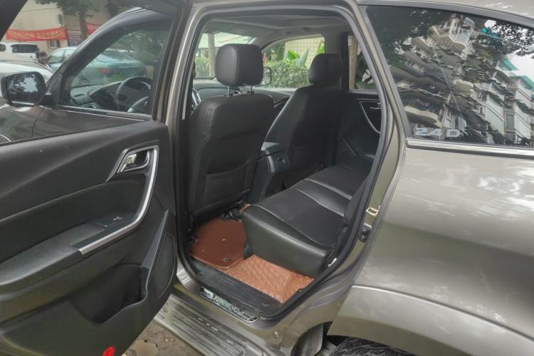 Used JMC Yusheng S350 2013 2.4T Automatic 2WD Diesel Luxury Edition 5 Seats
