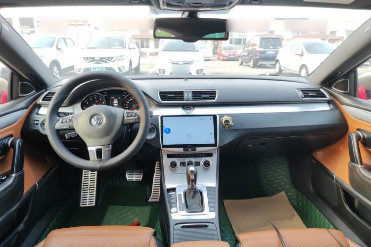 Used Volkswagen FAW-Volkswagen CC 2015 1.8TSI Luxury Model Center Console