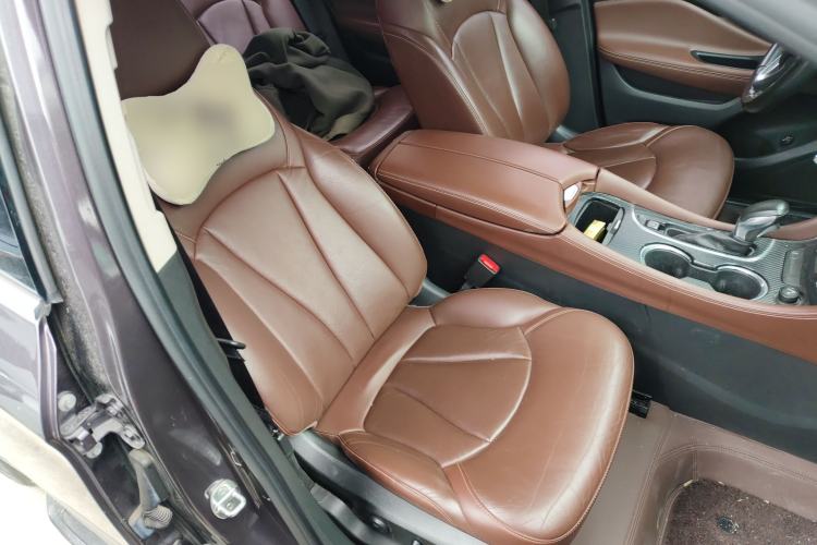 Used Buick Envision 2018 20T Two-Wheel Drive Luxury Model Right Front Seat