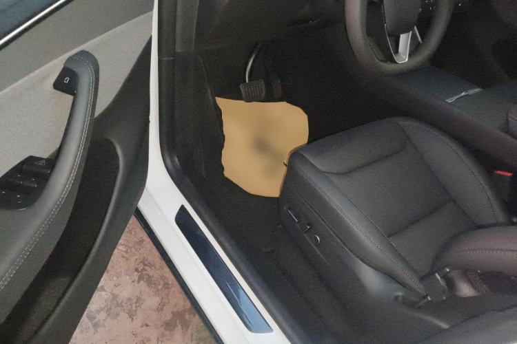 Used Tesla Model Y 2026 Rear-Drive Model
