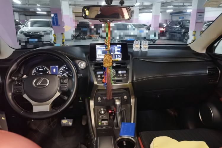 Used Lexus NX 2020 200 Front-Wheel Drive Freeline Edition China VI Standard Center Console