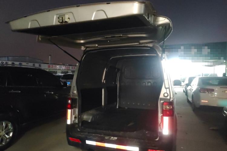 Used Jinbei Hiace X30 2023 1.5L Super-Enjoyment Van 2/5 Seats Non-Air-Conditioned Version SWC15M