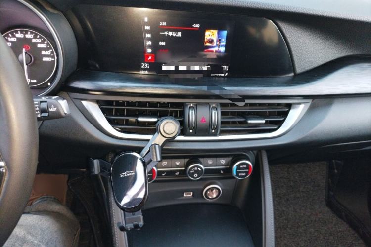 Used Alfa Romeo Stelvio 2017 2.0T 200HP Luxury Edition