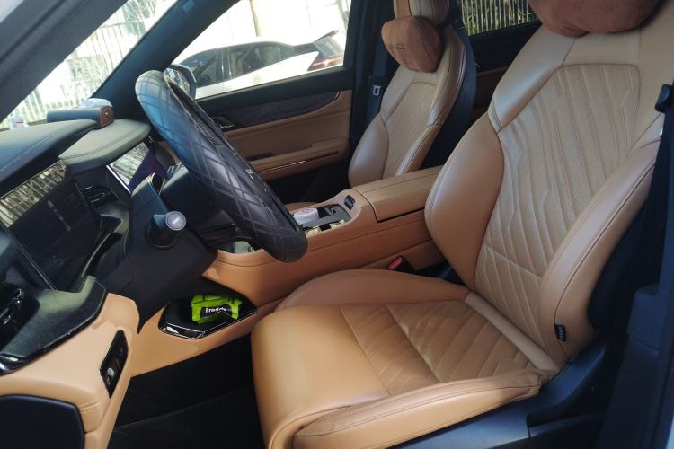 Used Lynk & Co 09 2021 2.0T Ultra Six-Seater
