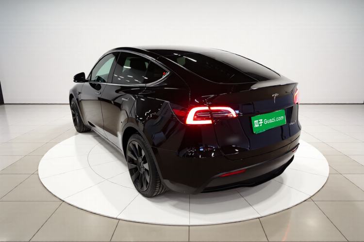 Used Tesla Model Y 2022 Long-Range All-Wheel-Drive Version
