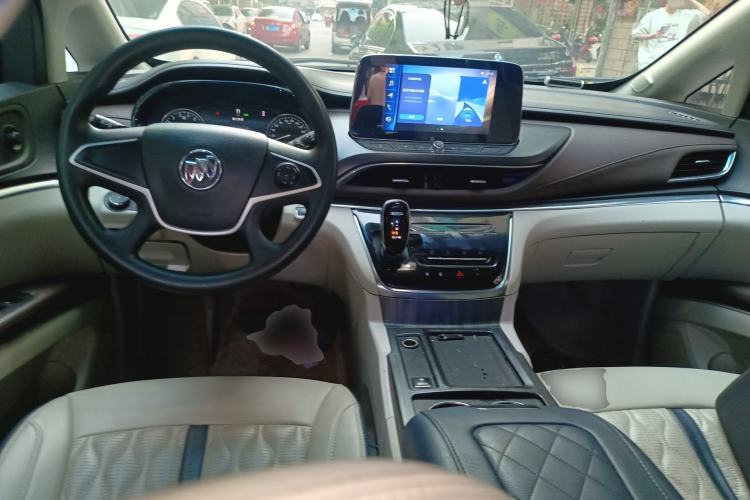 Used Buick GL8 2021 Land Cruiser Executive Class 652T Comfort Model Center Console