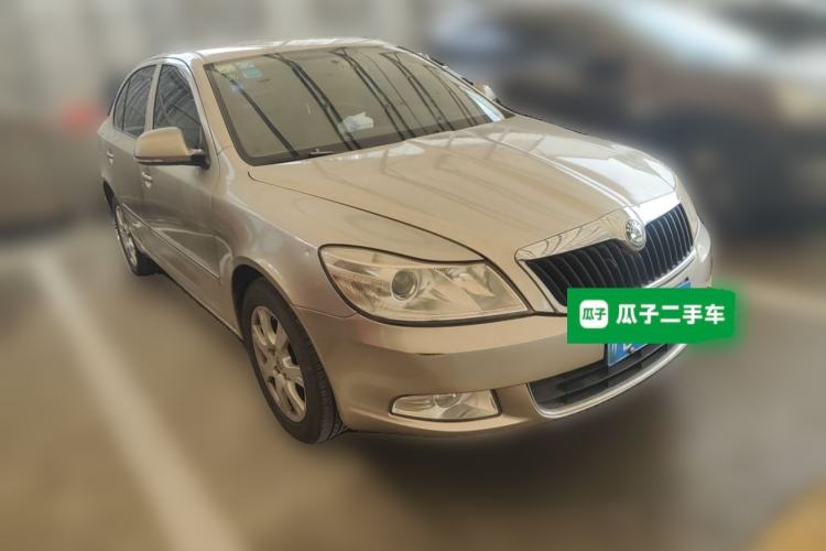 Used Skoda Octavia 2013 1.6L Automatic Elegance Edition Front Right 45 Deg