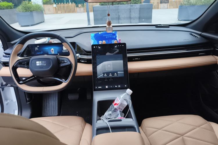 Used Geely Galaxy L6 2023 60km PLUS