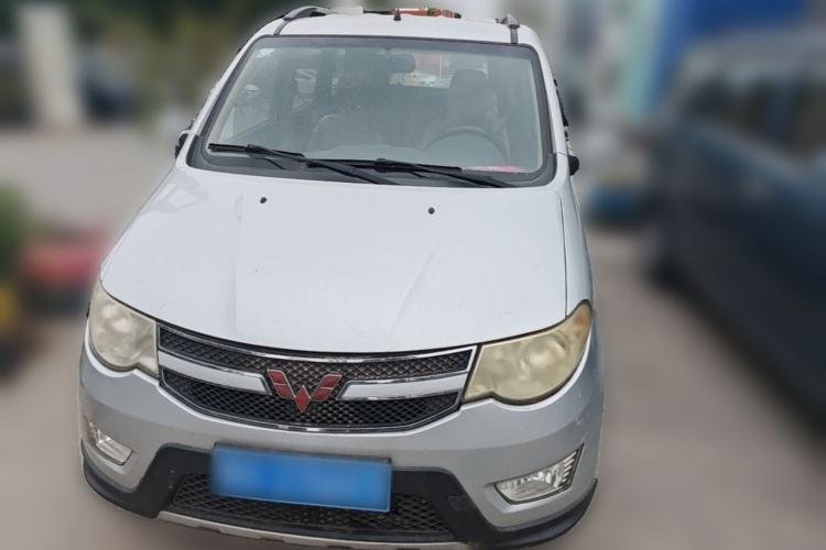 Used Wuling Hongguang 2014 1.5L S Luxury Model
