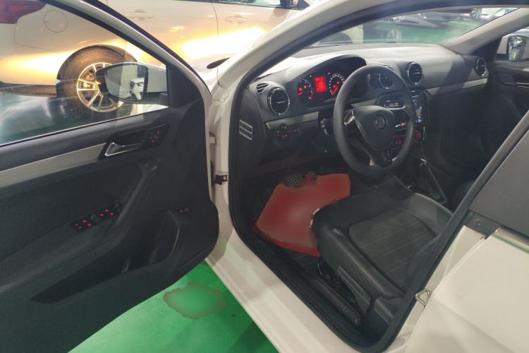 Used Volkswagen Jetta 2017 1.5L Automatic Comfort Model Driver Seat