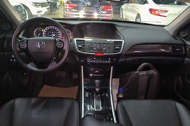 Used Honda Accord 2016 2.4L Comfort Edition Center Console