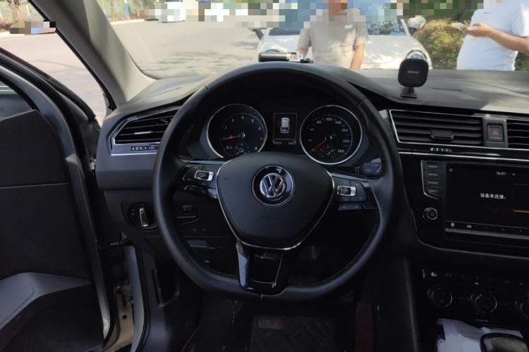 Used Volkswagen Tiguan L 2018 330TSI Automatic Two-Wheel Drive Luxury Edition Steering Wheel