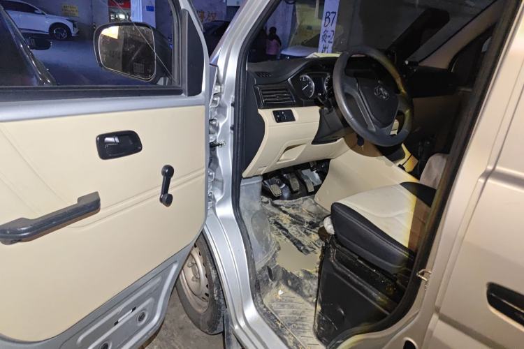 Used CHANGAN KUAYUE Xing V3 2023 1.5L Gasoline Comfort Edition 5-Seat Passenger Vehicle Driver Seat