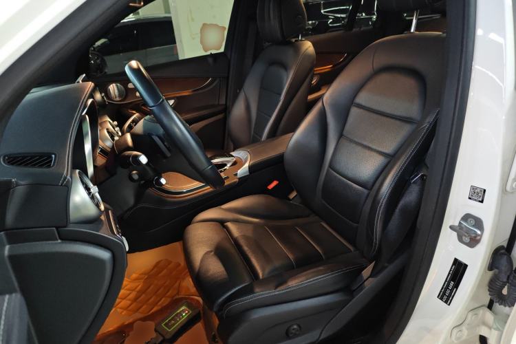 Used Mercedes-Benz GLC 2019 Refreshed GLC 300 L 4MATIC Dynamic Edition
