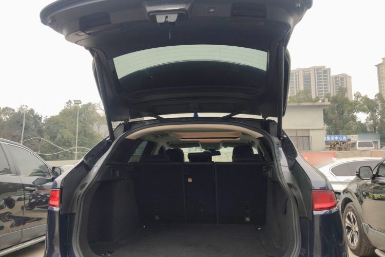 Used Jaguar F-PACE 2016 2.0T Two-Wheel Drive Urban Luxury Edition
