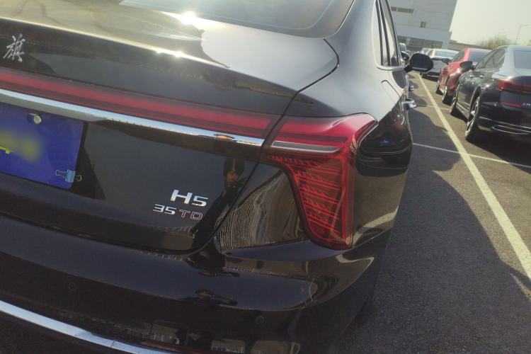 Used Hongqi H5 2024 1.5T DCT Smart Connect Flagship Edition Right Rear Taillight
