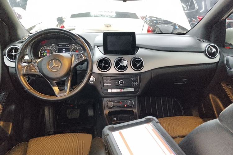 Used Mercedes-Benz B-Class 2017 B 200 Sport Edition Center Console