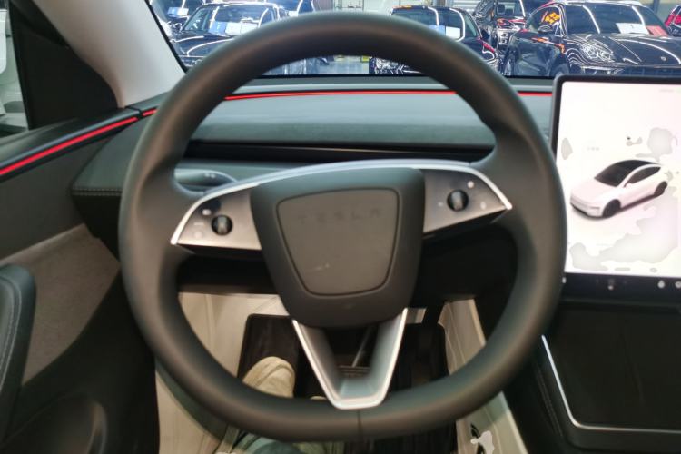 Used Tesla Model Y 2025 Rear-Wheel-Drive Version Steering Wheel