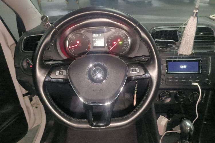 Used Volkswagen Polo 2016 1.6L Automatic Comfort Model Steering Wheel