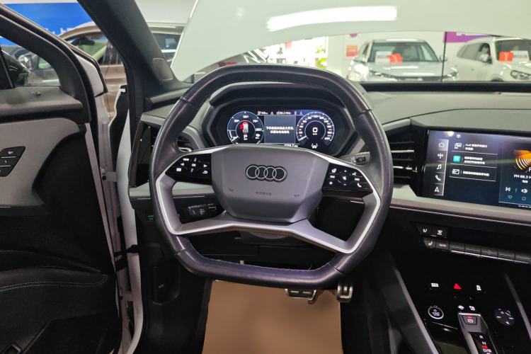 Used Audi Q5 e-tron 2023 40 e-tron Shining Edition Mecha Kit
