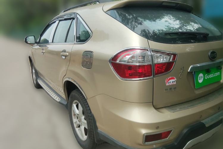 Used BYD S6 2014 1.5TI Manual Luxury 5-Seater
