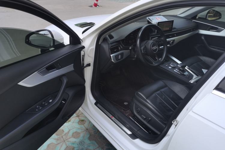Used Audi A4L 2019 40 TFSI Fashion Edition China VI Emission Standard
