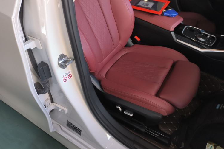 Used BMW i3 2022 eDrive 35 L
