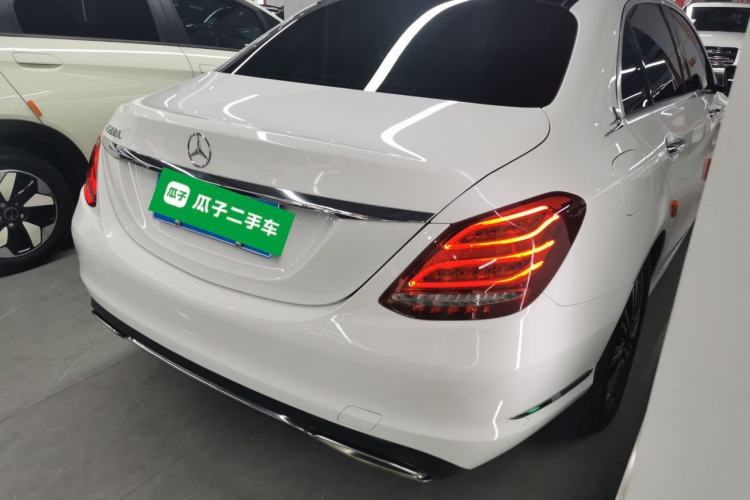 Used Mercedes-Benz C-Class 2015 Facelift C 200 L