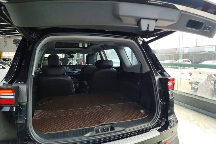 Used Ford Equator 2023 EcoBoost 225 Platinum Edition 7-Seater (2/2/3)
