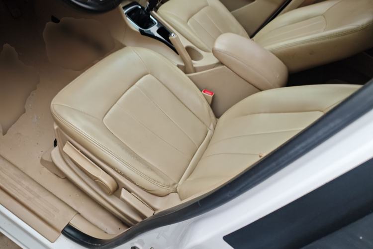 Used Baojun 730 2019 1.5L Manual Value Edition 7 Seats China VI Emission Standard
