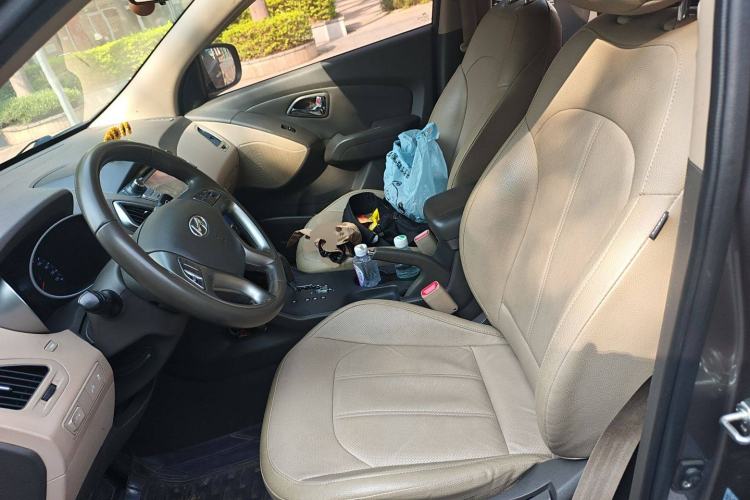 Used Hyundai ix35 2013 2.0L Automatic Two-Wheel Drive Smart GLS China IV Standard