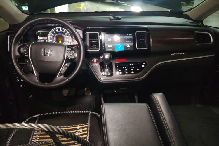 Used Honda Elysion 2016 2.4L Luxury Edition
