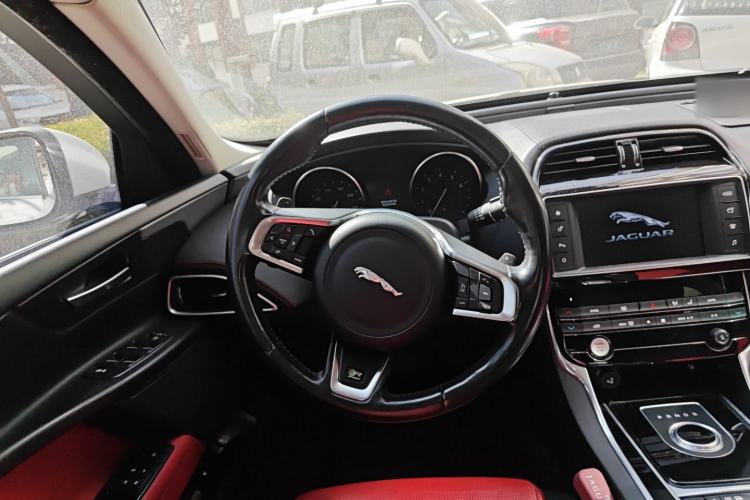 Used Jaguar XE 2015 2.0T 200 PS R-Sport