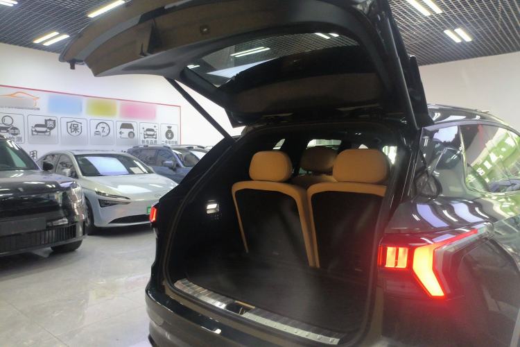 Used Lynk & Co 09 EM-P 2024 2.0TD EM-P Four-Wheel Drive ULTRA Six-Seater
