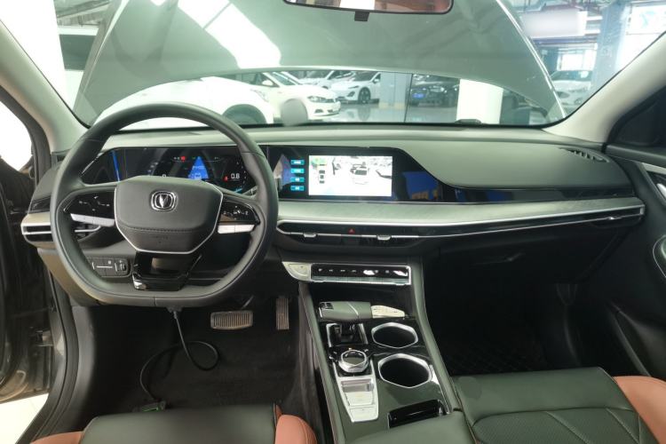 Used CHANGAN Eado 2023 Changan Edition PLUS Blue Whale NE 1.4T GDI DCT Prestige Version
