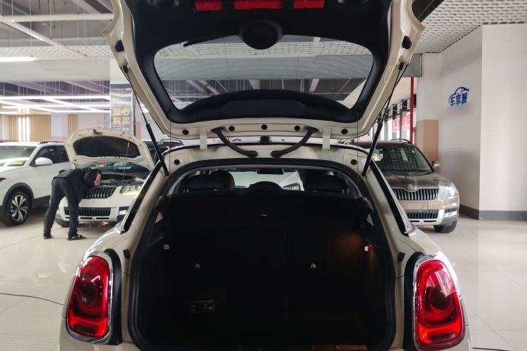 Used MINI 2018 1.5T ONE PLUS Five-Door Edition Trunk