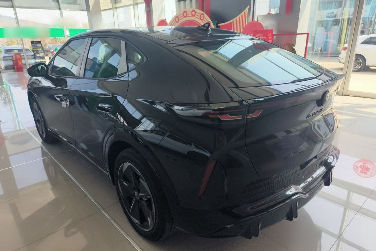 Used Volkswagen ID.UNYX 2025 Pro model Rear Left 45 Deg