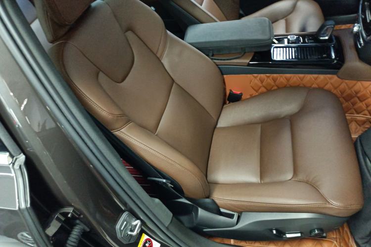 Used Volvo S90 New Energy 2022 T8 eDrive Hybrid Luxury Edition Right Front Seat