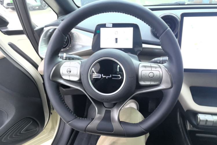 Used BYD Dolphin 2023 420 km Fashion Edition