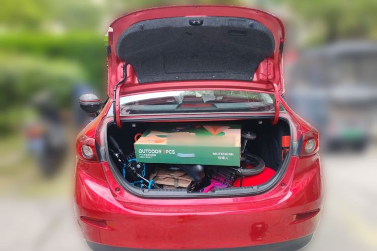 Used Mazda 3 Axela 2016 Sedan 1.5L Automatic Luxury Model
