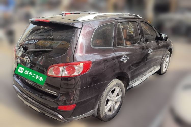 Used Hyundai Santa Fe Classic 2011 2.4 Comfort Edition 7-Seater Two-Wheel Drive