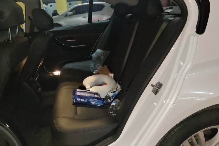 Used BMW 3 Series 2017 318i Fashion Model Left Rear Seat