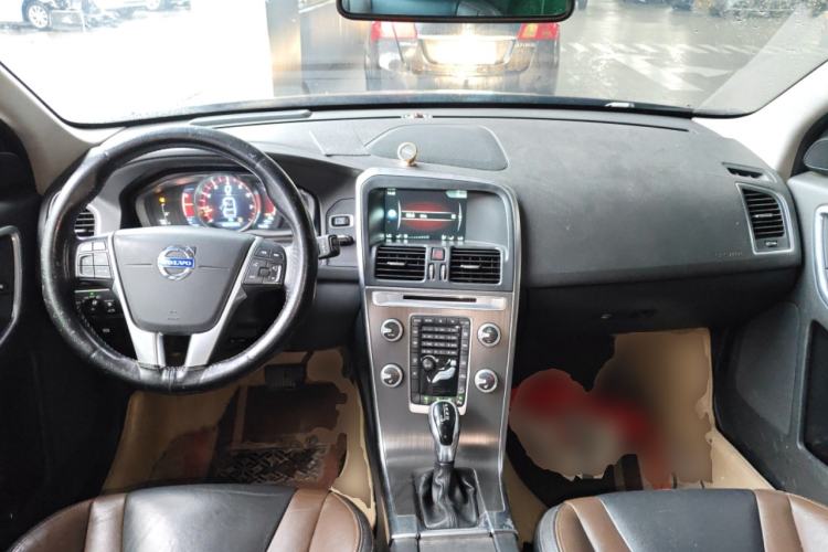 Used Volvo XC60 2016 T5 AWD Zhiyuan Edition Interior 2