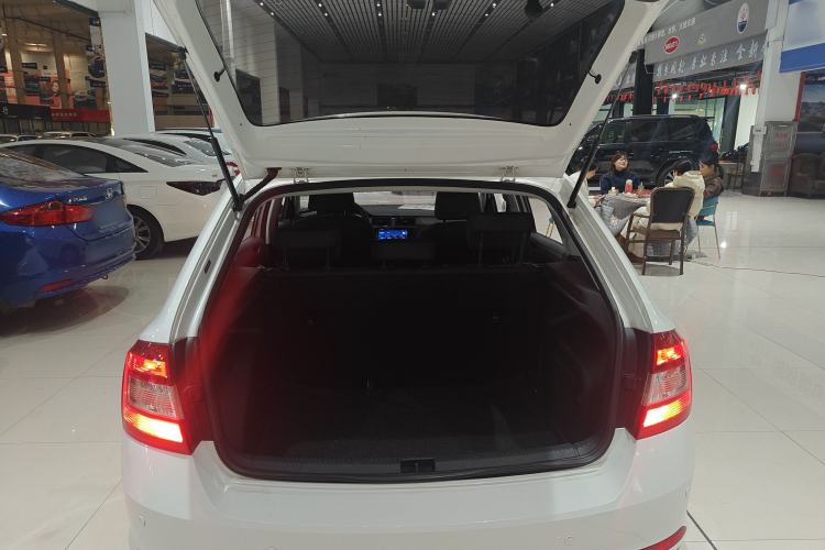 Used Skoda Rapid Spaceback 2016 Revised Version 1.6L Automatic Front-Drive Edition
