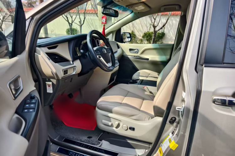 Used Toyota SIENNA 2015 3.5L 4WD LE Gasoline U.S. Specification Exterior 10