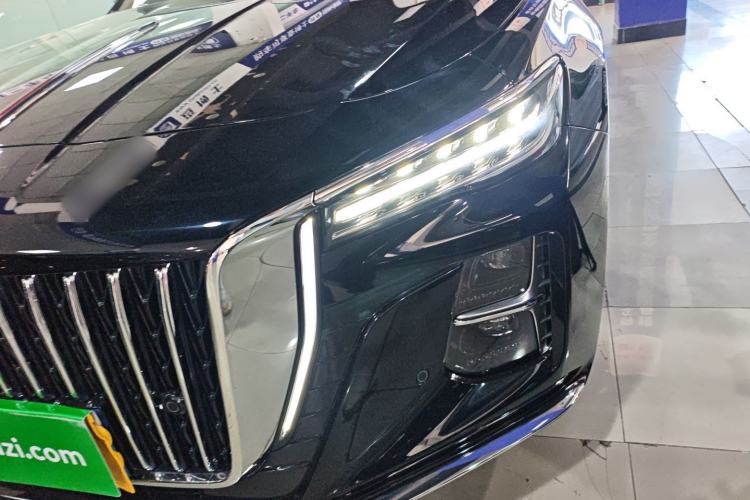Used Hongqi H5 2025 2.0T Automatic Flag Edition – 500 000 Units Commemorative Version
