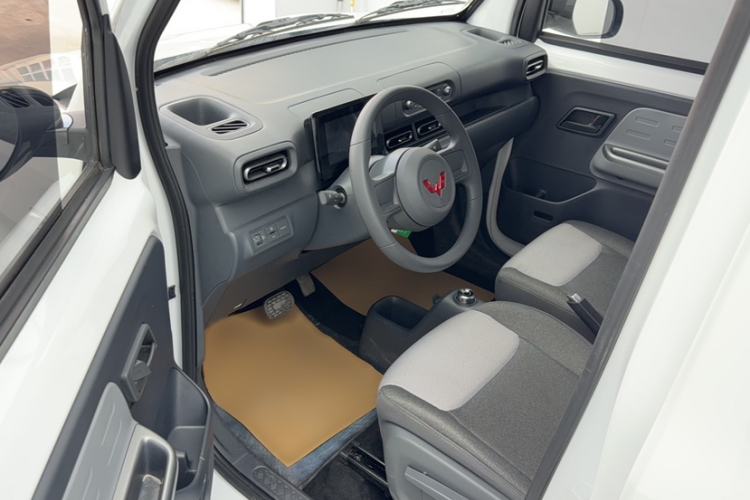 Used Wuling Zhiguang New Energy 2025 Model 305km Ambitious Edition
