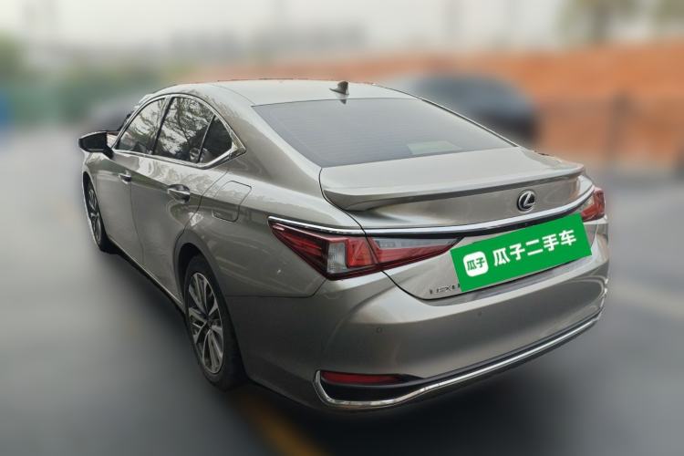 Used Lexus ES 2022 300h Excellence Edition

