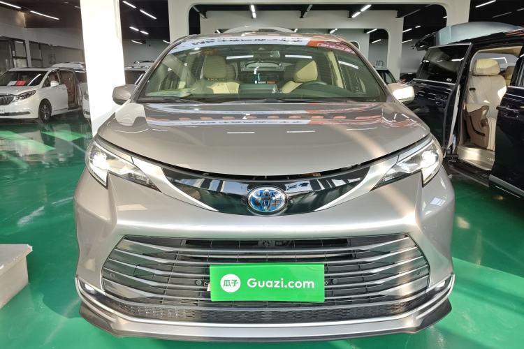 Used Toyota Sienna 2021 2.5L Hybrid Luxury Edition